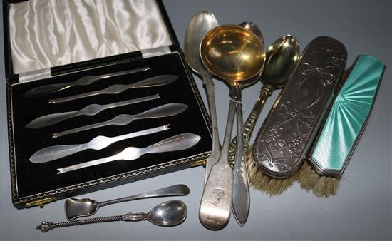 Mixed silver flatware